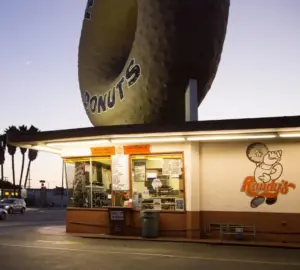 Top Donut Franchise Opportunities in 2026 - Randy's Donuts Franchising
